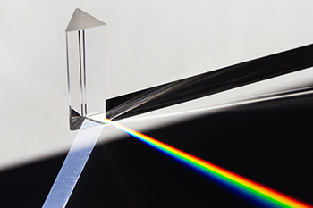 prism splitting light into spectrum